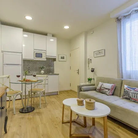 Apartment Comedias Ii & Old Town By Ele